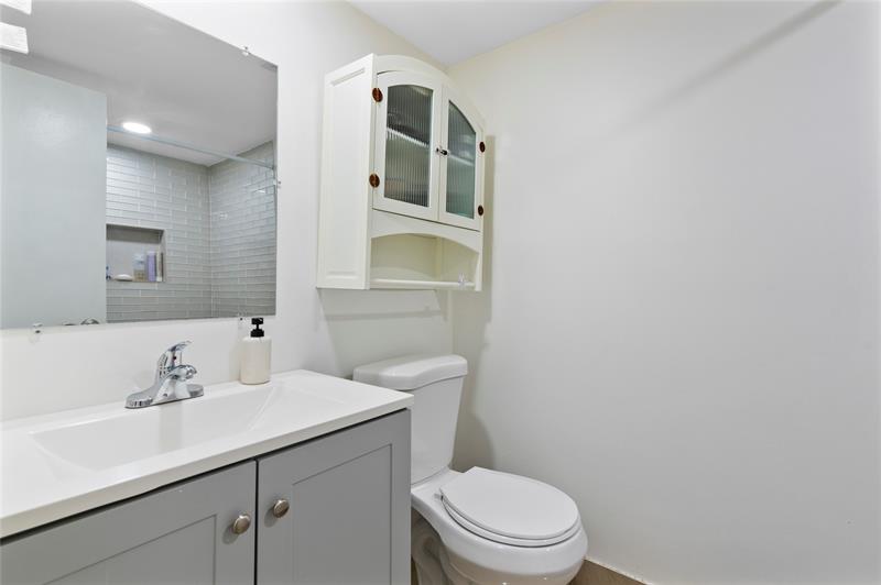 Image 16 of 22 For 11605 29th Ct  2d