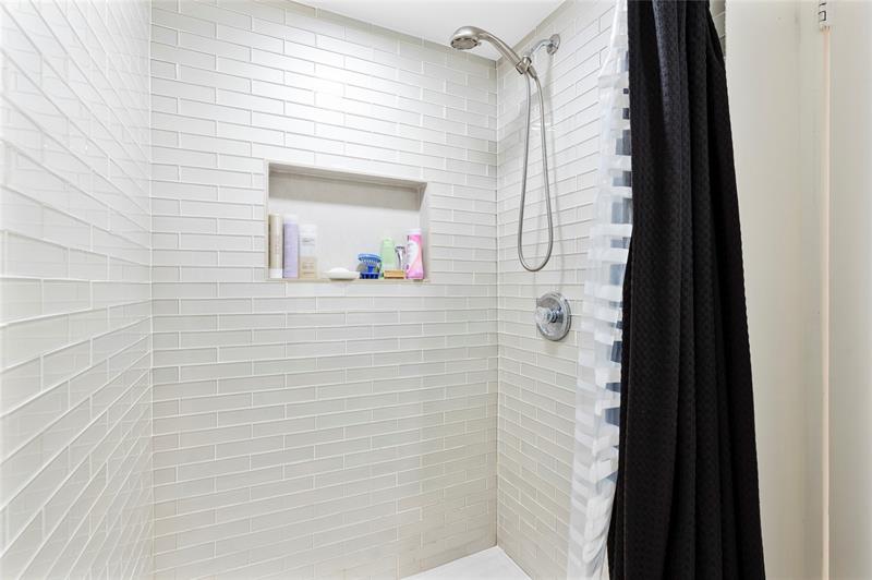 Image 17 of 22 For 11605 29th Ct  2d