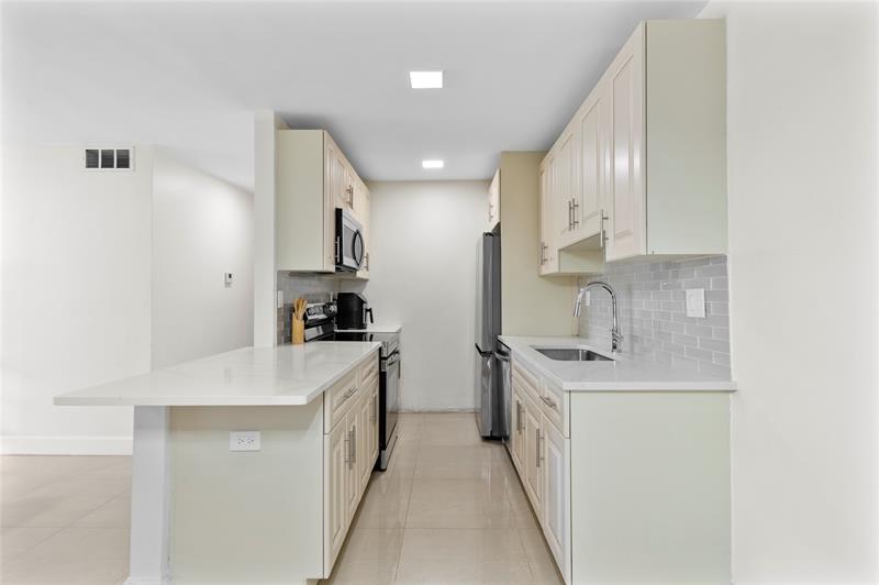 Image 3 of 22 For 11605 29th Ct  2d