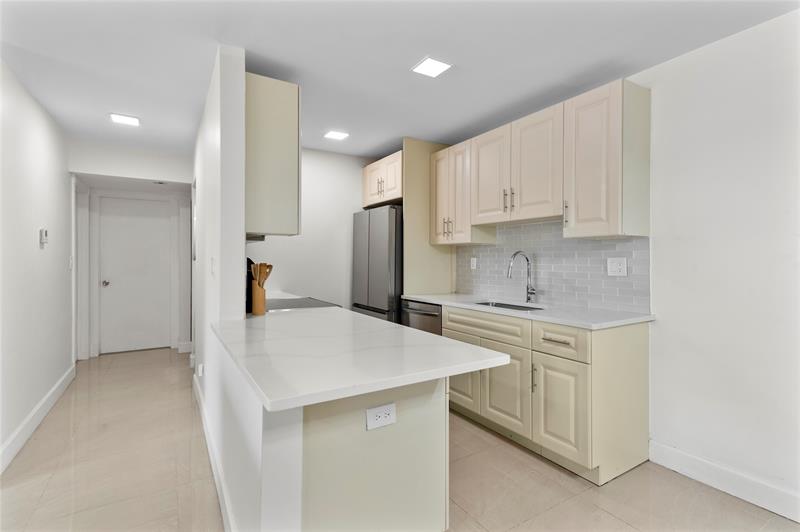 Image 4 of 22 For 11605 29th Ct  2d