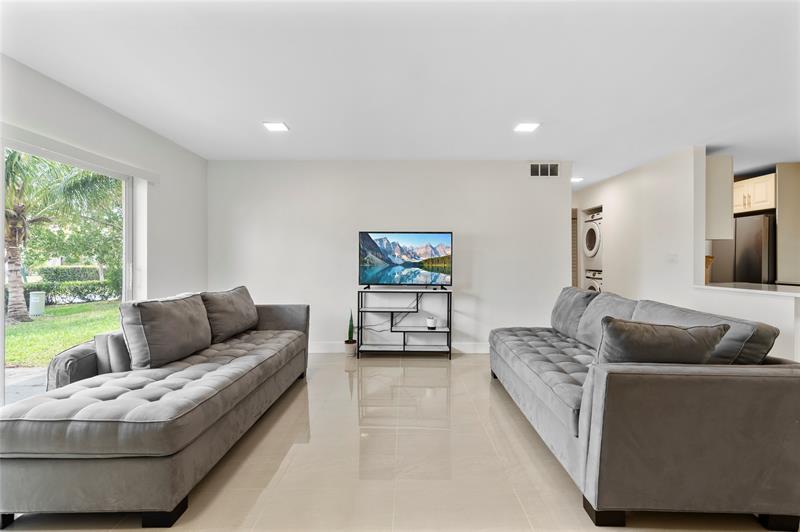 Image 8 of 22 For 11605 29th Ct  2d