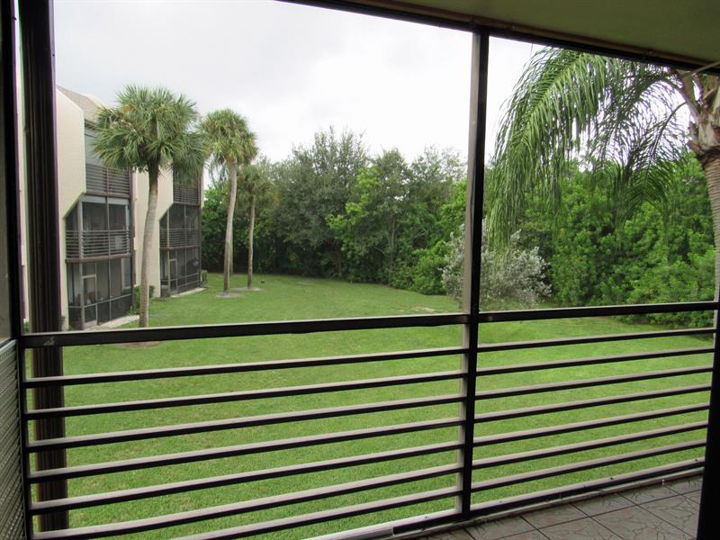 Image 10 of 52 For 6351 University Dr  224