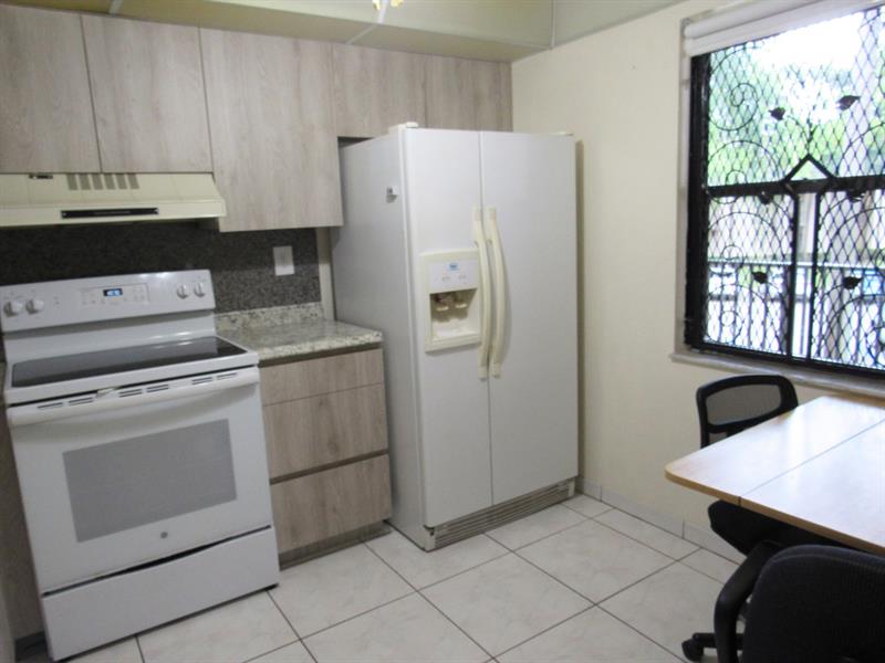 Image 14 of 52 For 6351 University Dr  224