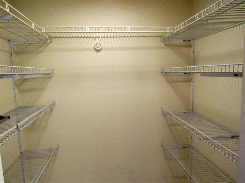 Image 23 of 52 For 6351 University Dr  224