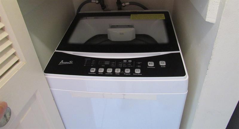 Image 31 of 52 For 6351 University Dr  224