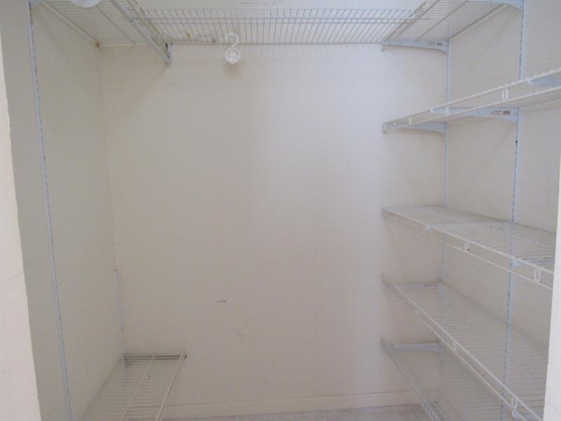 Image 32 of 52 For 6351 University Dr  224