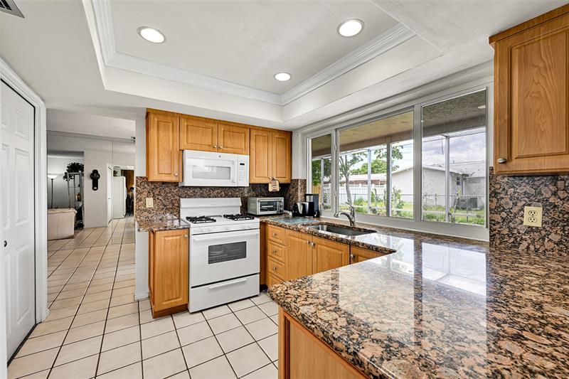 Image 10 of 37 For 10599 26th Pl