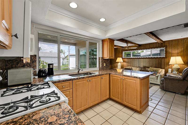 Image 11 of 37 For 10599 26th Pl