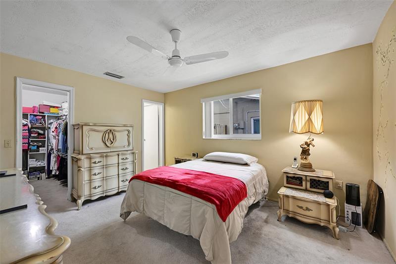 Image 20 of 37 For 10599 26th Pl