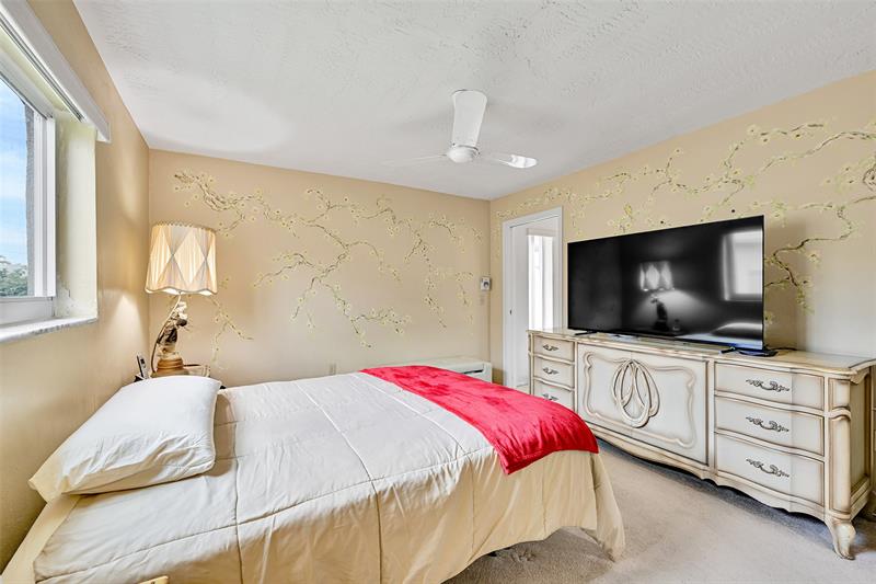 Image 23 of 37 For 10599 26th Pl