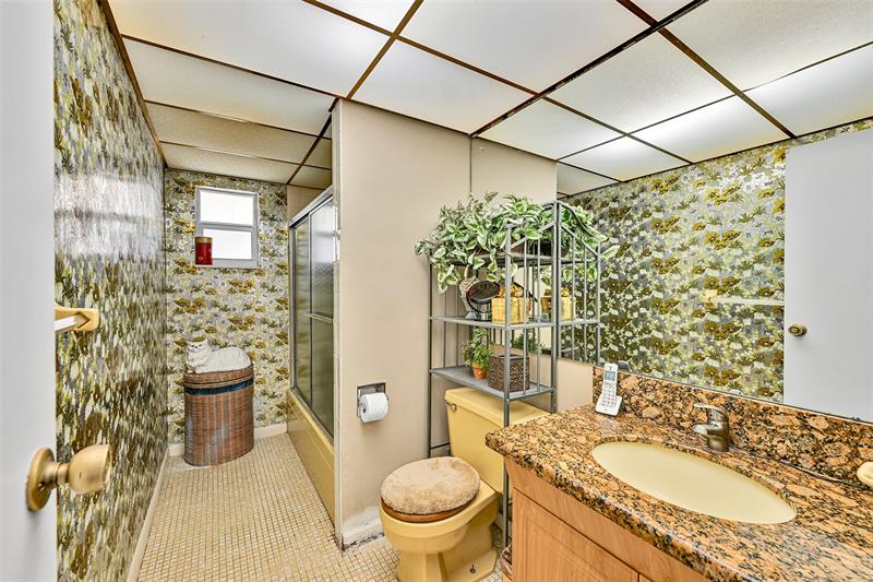 Image 28 of 37 For 10599 26th Pl