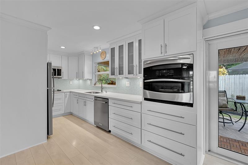 Details for 2431 River Dr, Margate, FL 33063