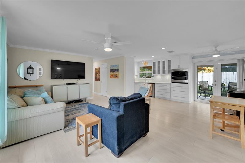 Image 10 of 36 For 2431 River Dr