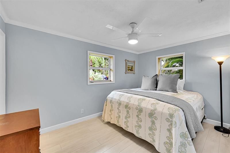 Image 13 of 36 For 2431 River Dr