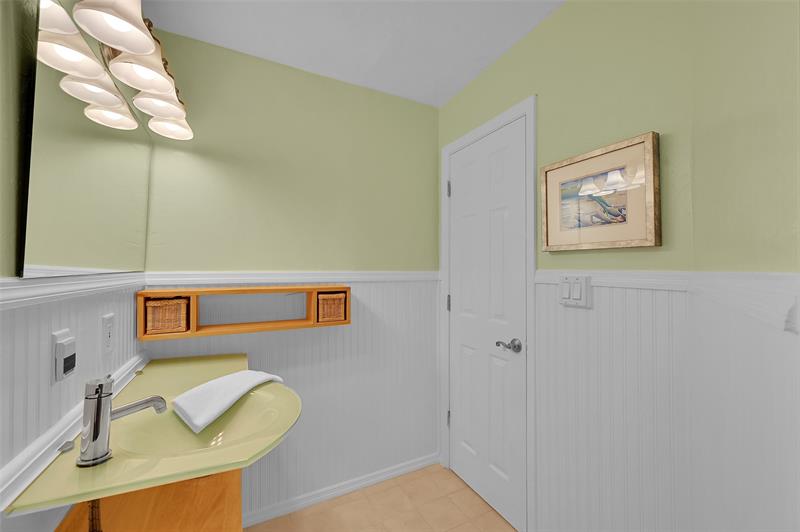 Image 18 of 36 For 2431 River Dr