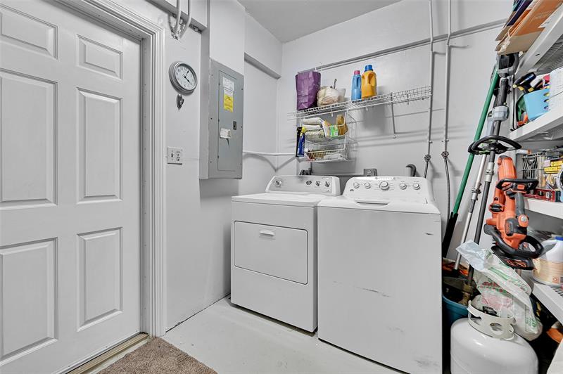 Image 3 of 36 For 2431 River Dr