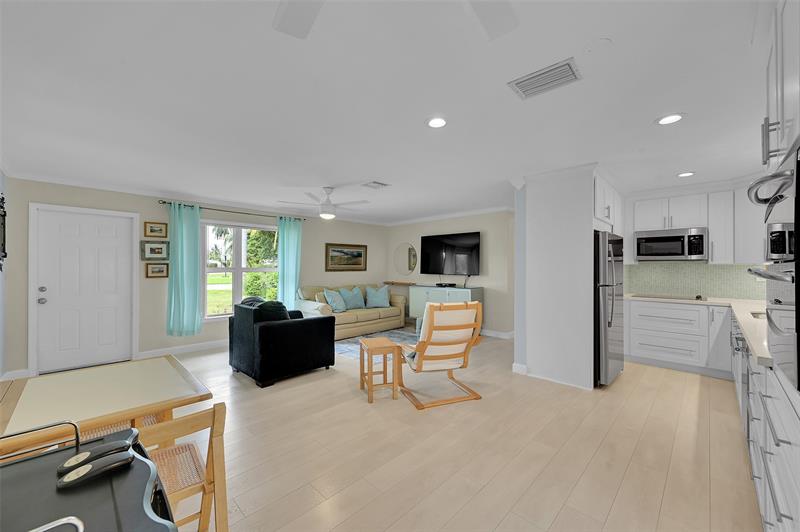 Image 9 of 36 For 2431 River Dr