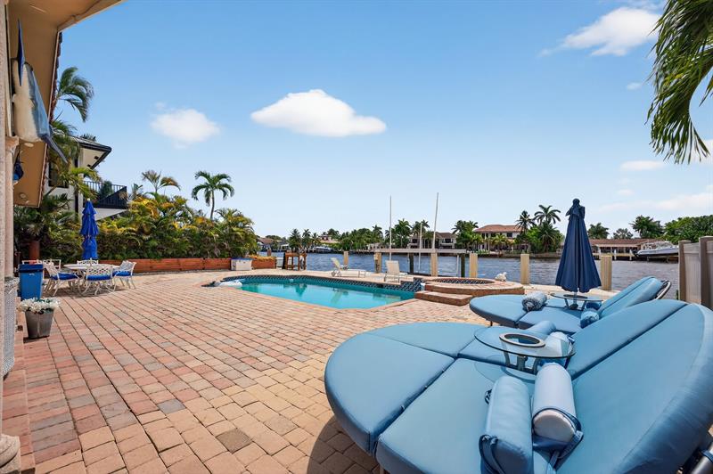 Image 41 of 59 For 317 Riverside Dr