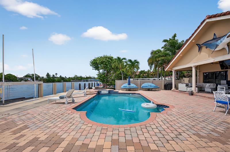 Image 45 of 59 For 317 Riverside Dr