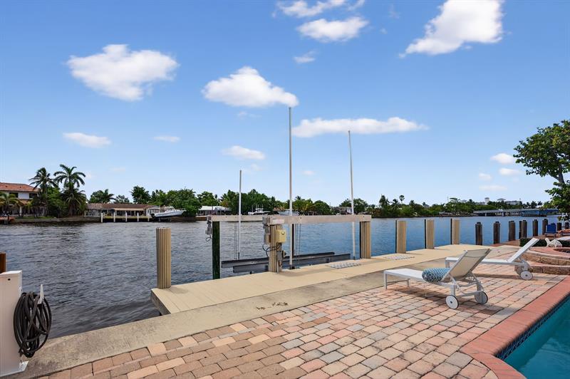 Image 47 of 59 For 317 Riverside Dr