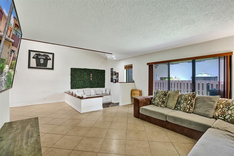Image 12 of 28 For 7670 79th Ave  05