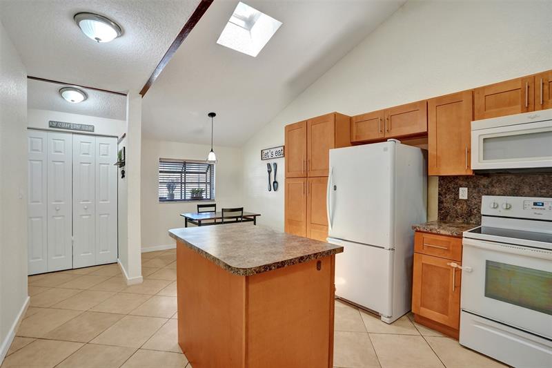 Image 4 of 28 For 7670 79th Ave  05