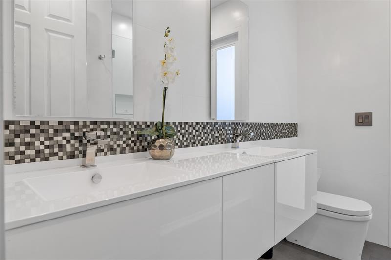 Image 24 of 69 For 385 118th Ave