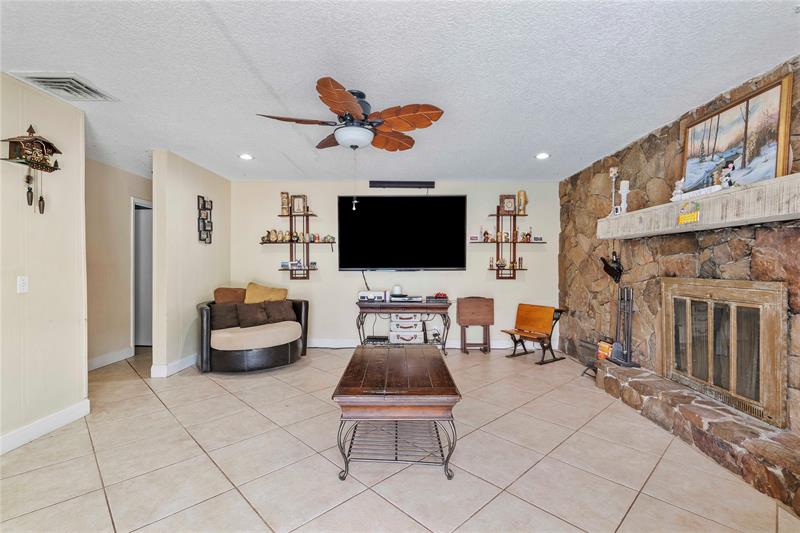 Image 12 of 37 For 8608 26th Ct