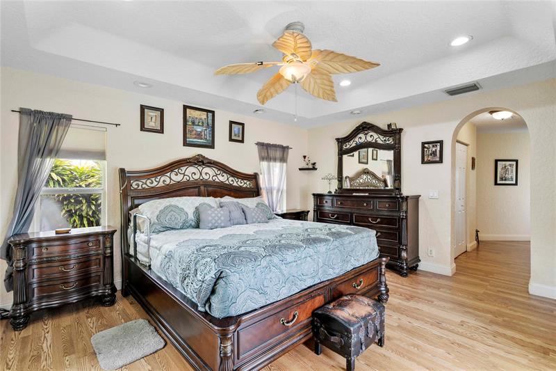 Image 14 of 37 For 8608 26th Ct
