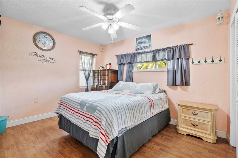 Image 19 of 37 For 8608 26th Ct