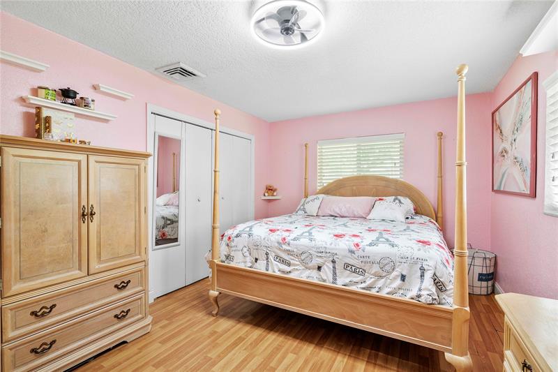 Image 22 of 37 For 8608 26th Ct