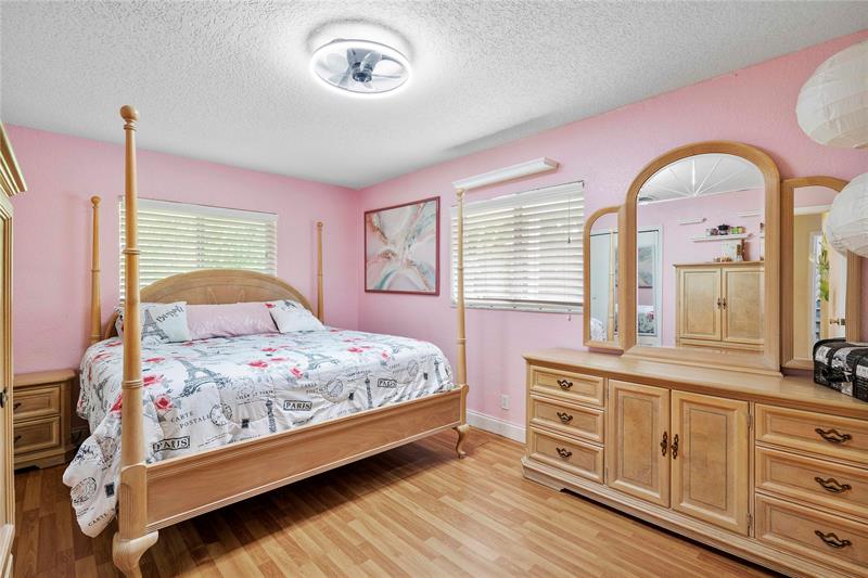 Image 23 of 37 For 8608 26th Ct