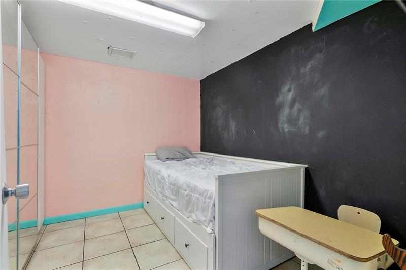 Image 31 of 37 For 8608 26th Ct