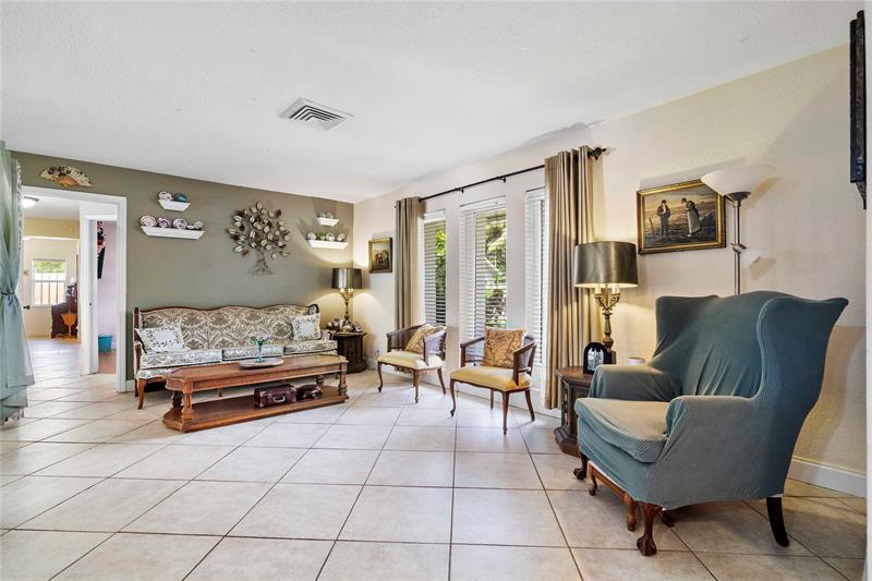 Image 6 of 37 For 8608 26th Ct