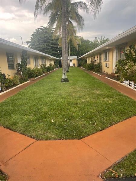 Image 3 of 9 For 2241 Monroe St  1