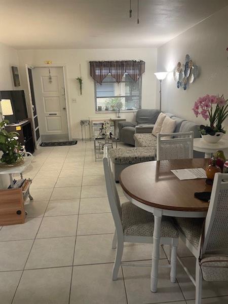 Image 6 of 9 For 2241 Monroe St  1