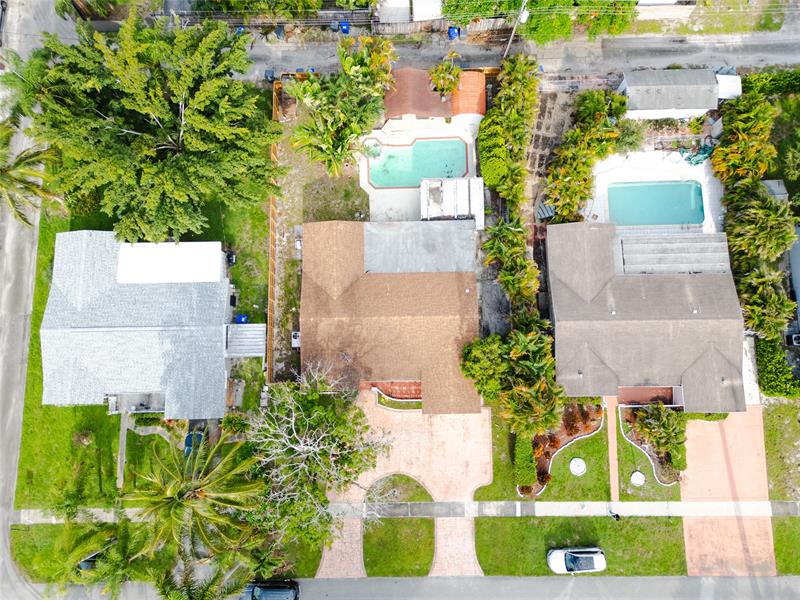 Image 3 of 28 For 1910 35th Ave
