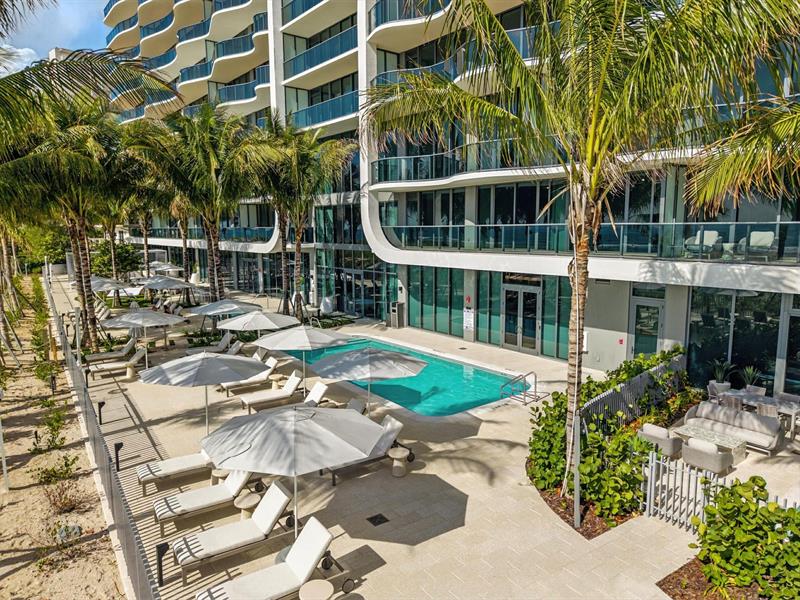 Image 14 of 40 For 900 Ocean Boulevard  602