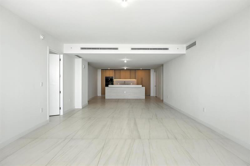 Image 33 of 40 For 900 Ocean Boulevard  602