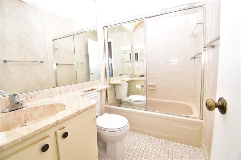 Image 13 of 30 For 3305 Silver Buttonwood Dr