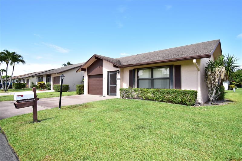 Image 21 of 30 For 3305 Silver Buttonwood Dr