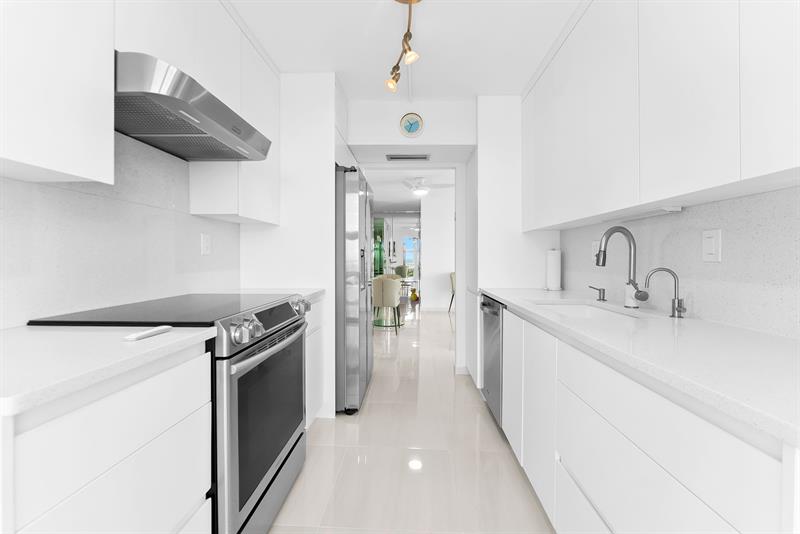 Image 12 of 16 For 531 Ocean Blvd  1012