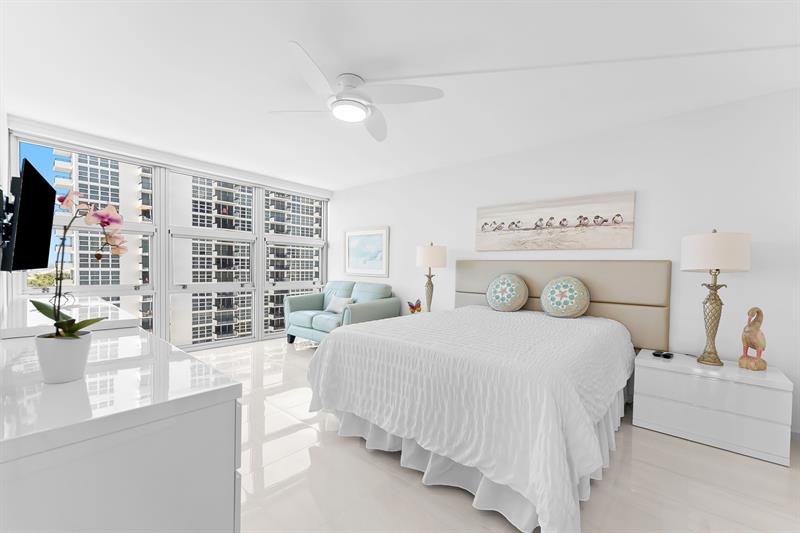 Image 14 of 16 For 531 Ocean Blvd  1012