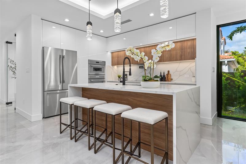 Image 16 of 57 For 1621 Broward Blvd  A