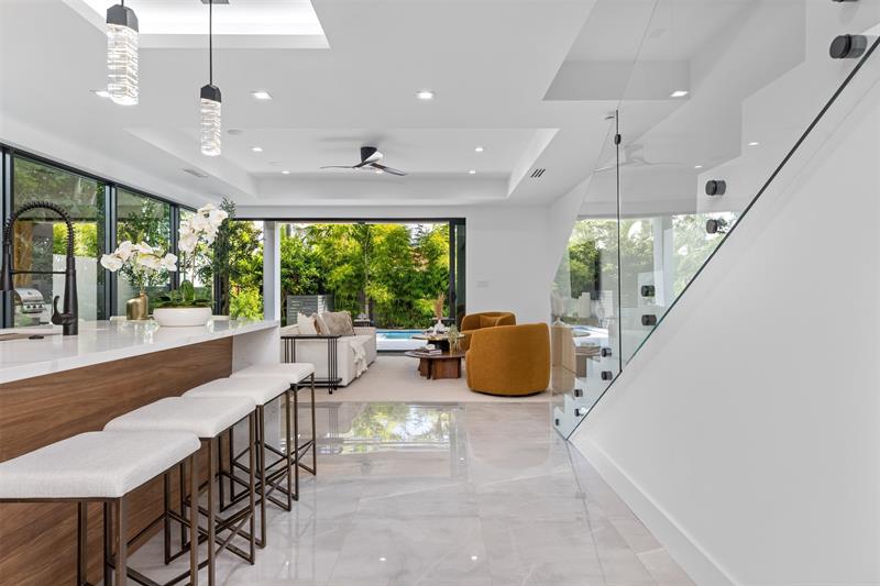 Image 20 of 57 For 1621 Broward Blvd  A