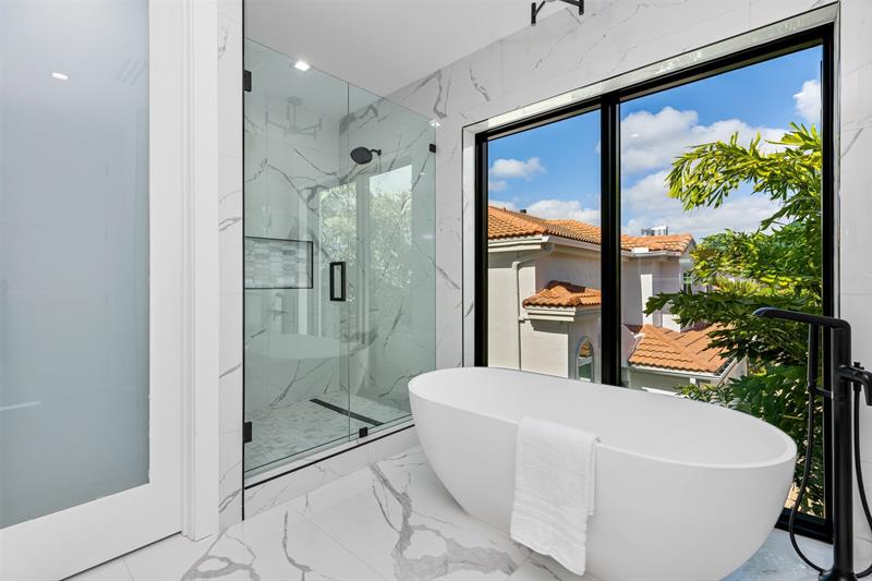 Image 31 of 57 For 1621 Broward Blvd  A