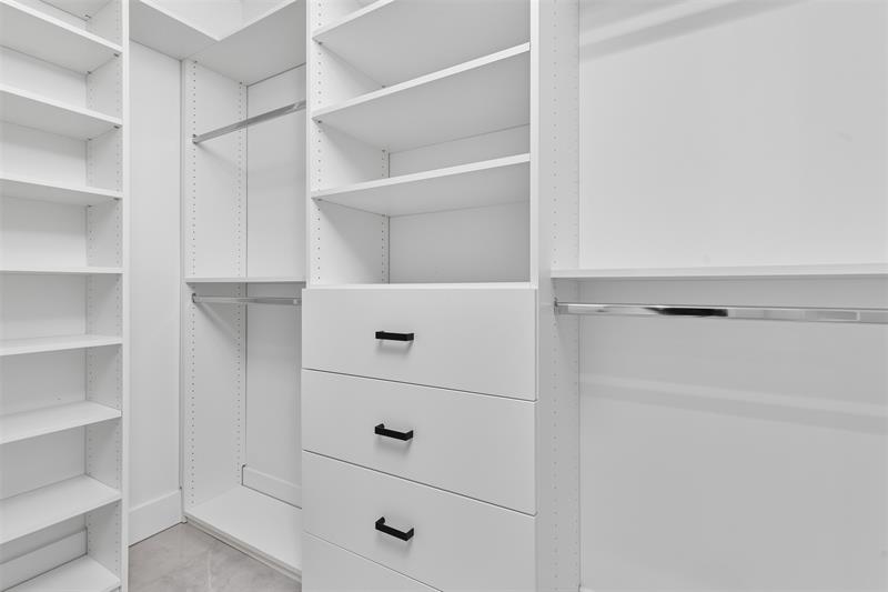 Image 34 of 57 For 1621 Broward Blvd  A