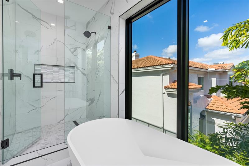 Image 35 of 57 For 1621 Broward Blvd  A