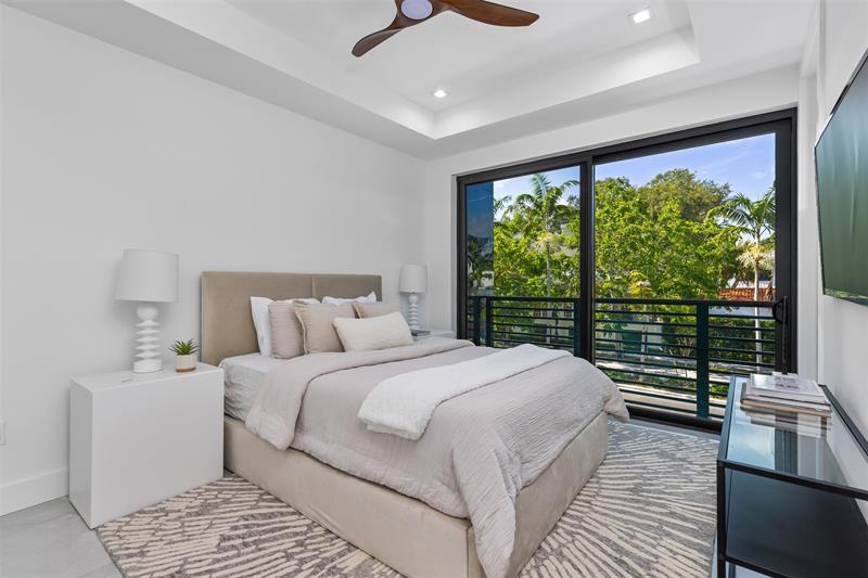 Image 36 of 57 For 1621 Broward Blvd  A