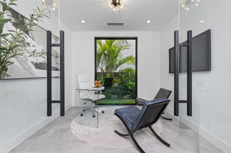 Image 43 of 57 For 1621 Broward Blvd  A